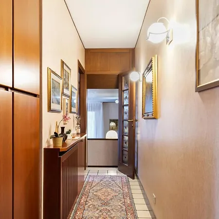 Luciana's Hidden Garden Apartment